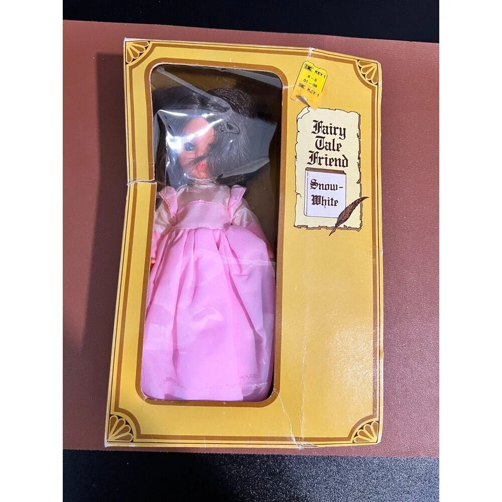 S.S Kresge Company  Tale Friend Snow White Doll Pink Dress Collectible 10